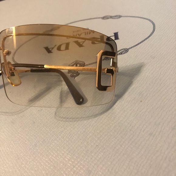 Dolce & Gabbana Sunglasses - Picture 4 of 5